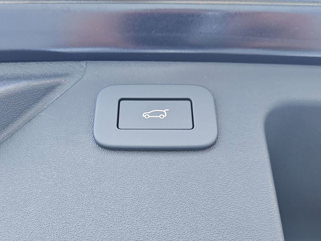 New 2026 Land Rover Discovery Sport Landmark image 12