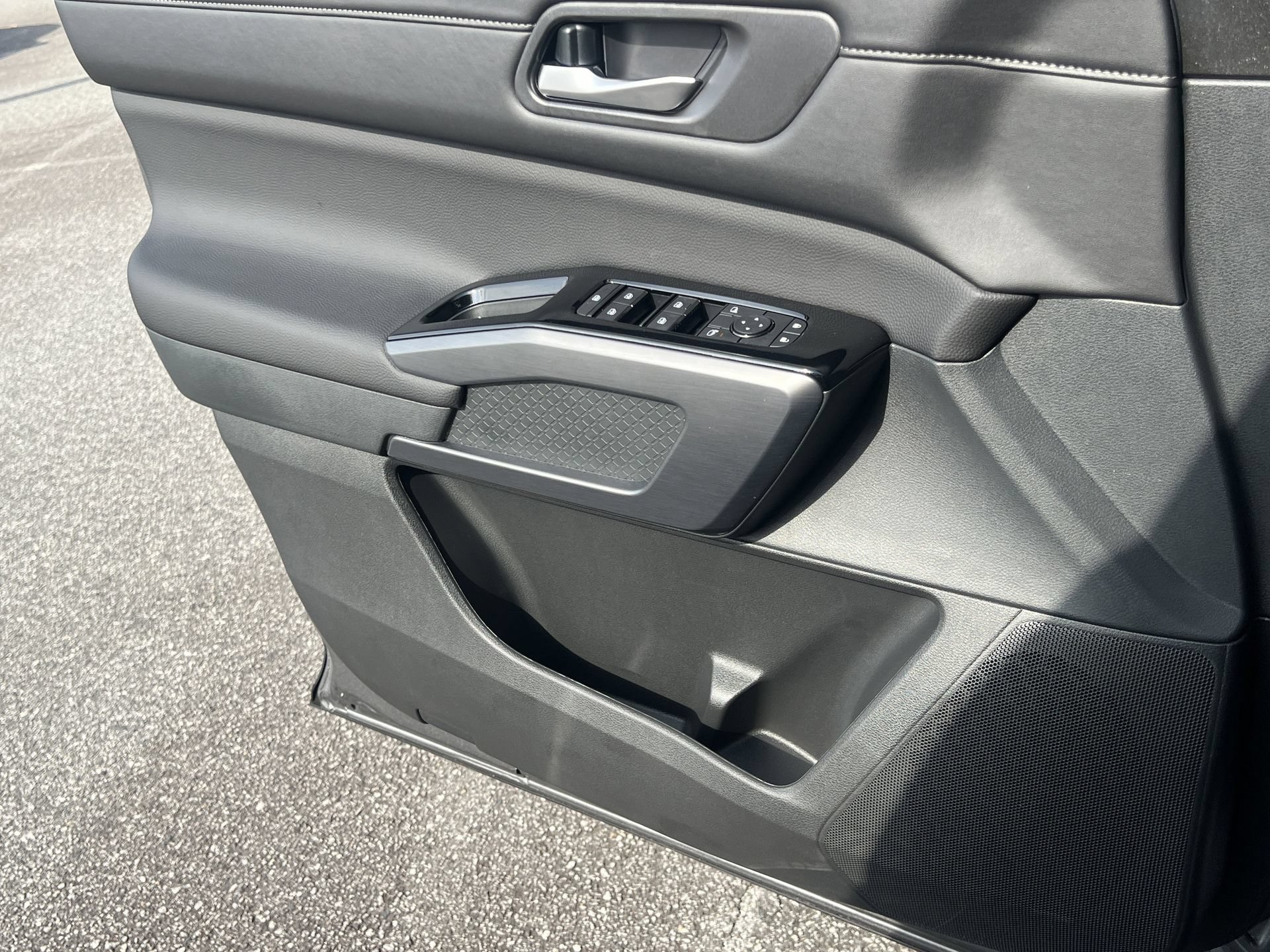 New 2026 Nissan Pathfinder SL AWD/4WD image 14