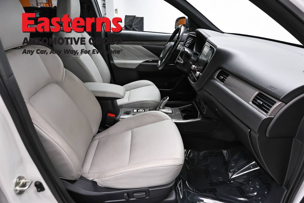 Used 2020 Mitsubishi Outlander SEL AWD/4WD image 23