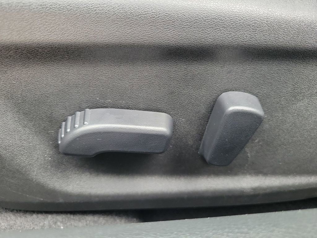 Used 2025 Nissan Altima 2.5 SV image 17