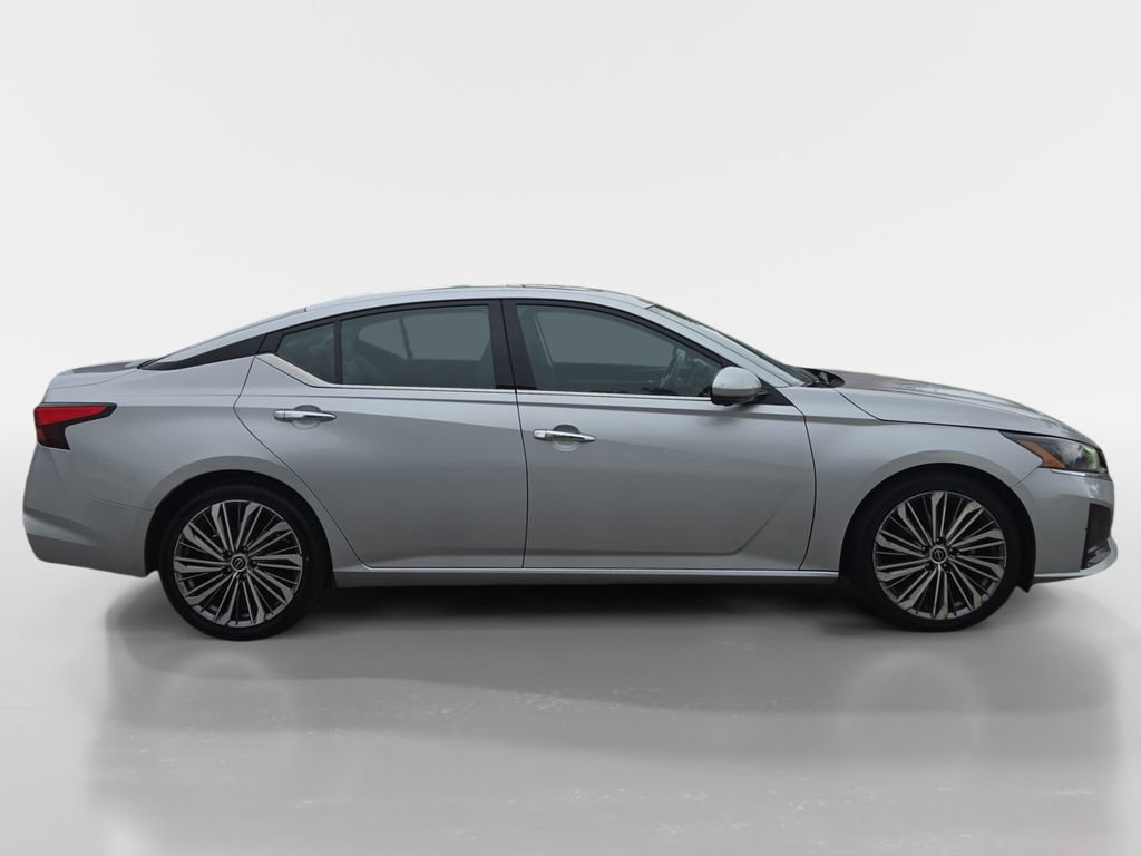 Used 2023 Nissan Altima 2.5 SL FWD image 6