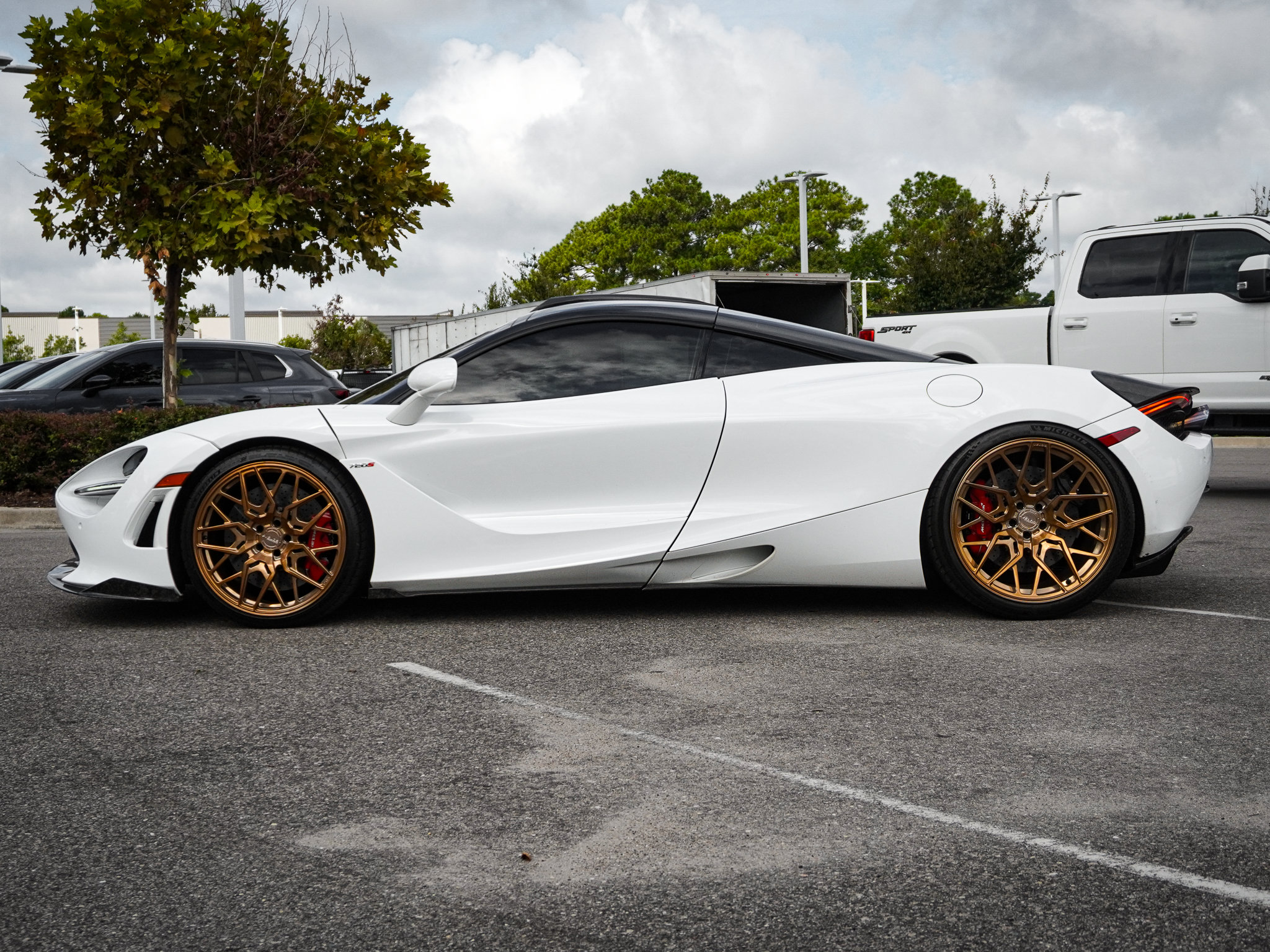 Used 2019 McLaren 720S RWD image 9