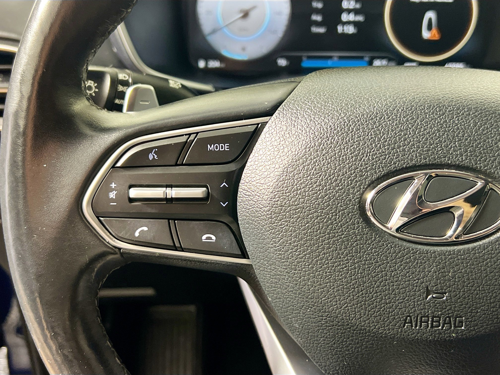 Used 2021 Hyundai Santa Fe Limited FWD image 18