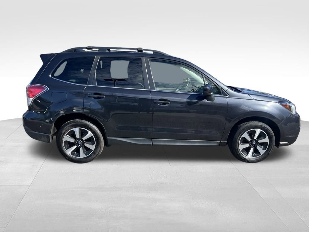 Used 2017 Subaru Forester 2.5i Limited image 9