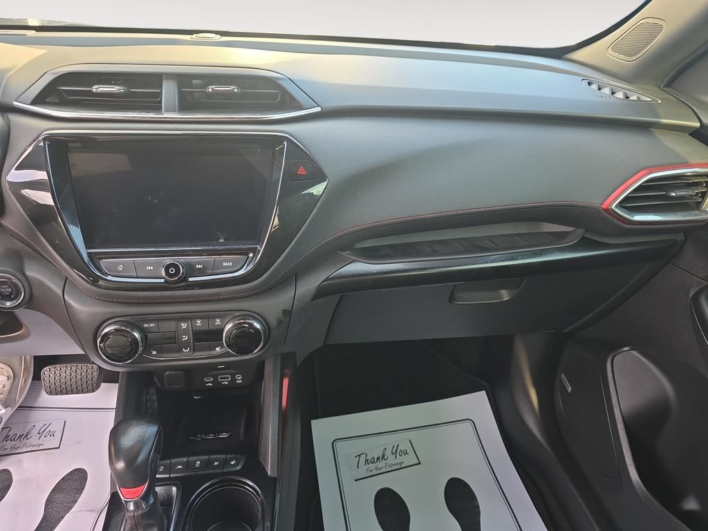 Used 2022 Chevrolet TrailBlazer RS w/ Technology Package FWD image 10