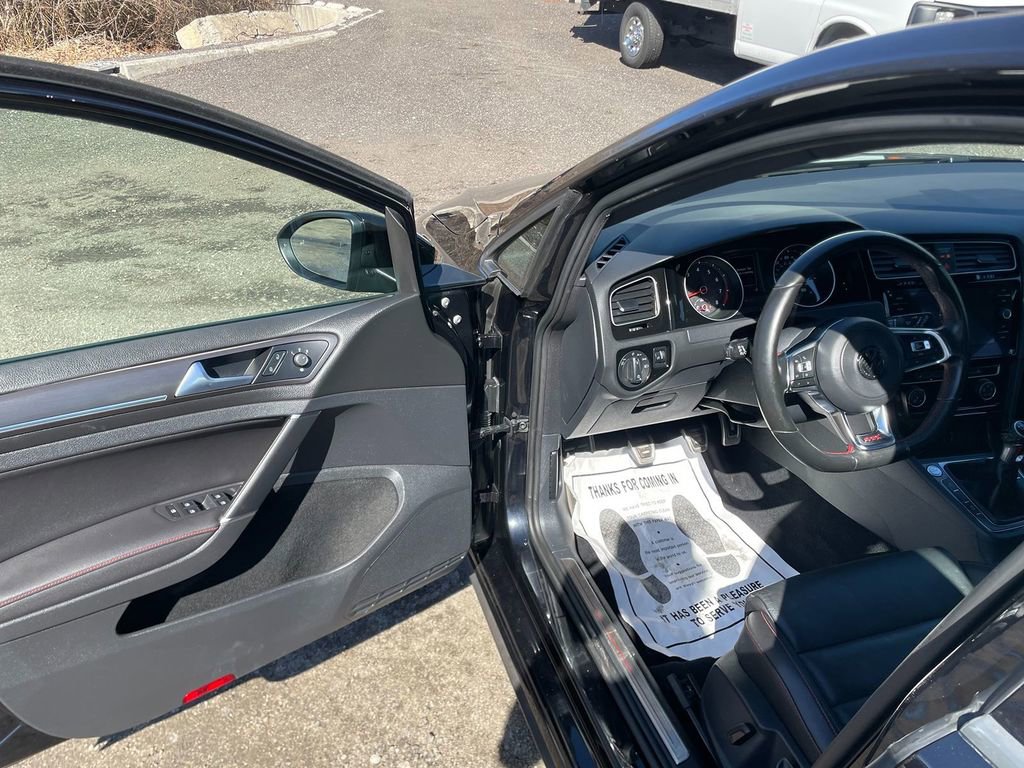 Used 2021 Volkswagen GTI SE image 10