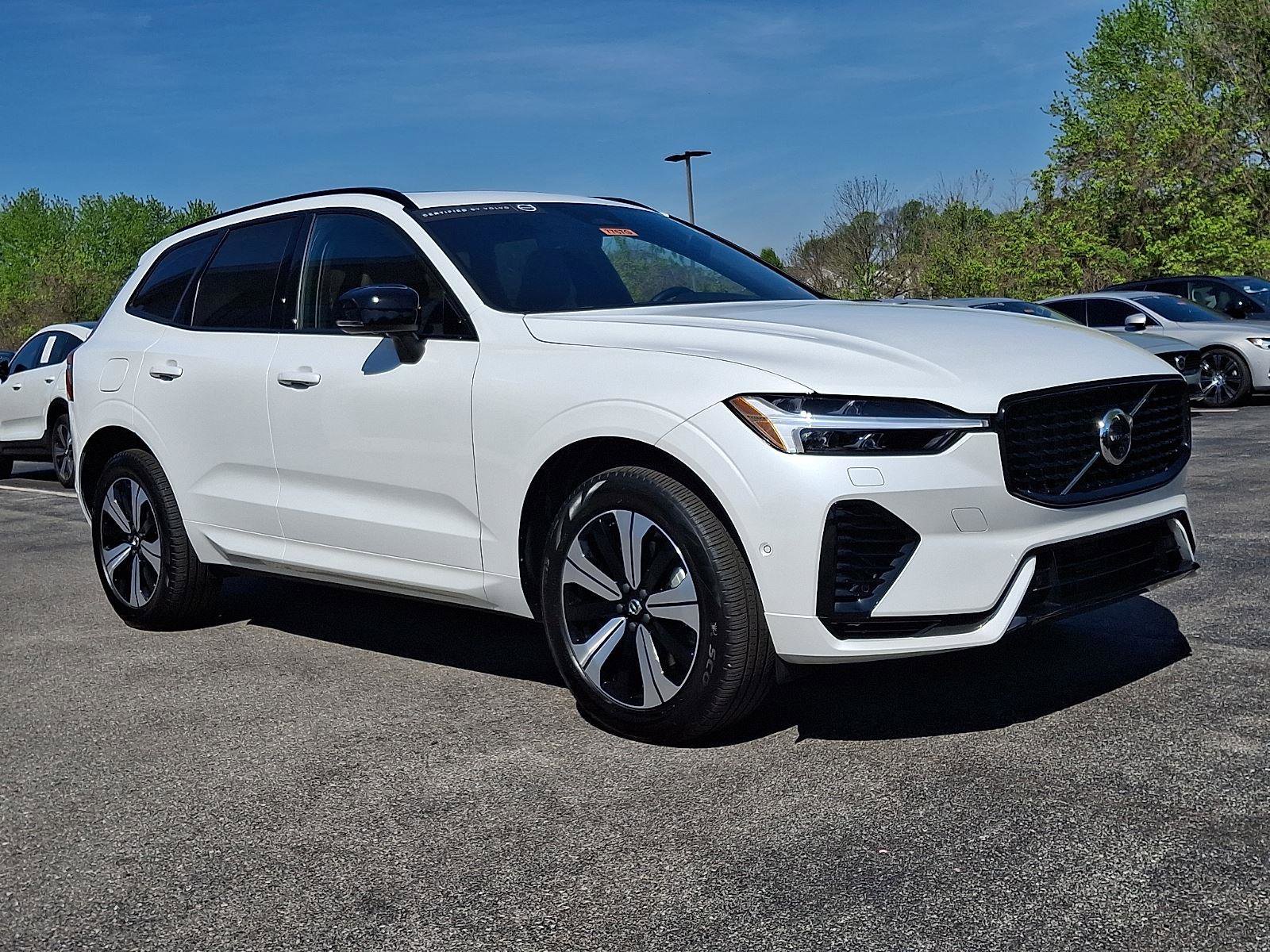 Certified 2025 Volvo XC60 T8 Plus w/ Climate Package AWD/4WD image 1