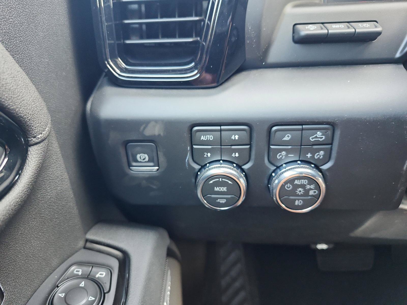 New 2026 GMC Sierra 1500 AT4 w/ AT4 Premium Package AWD/4WD image 22