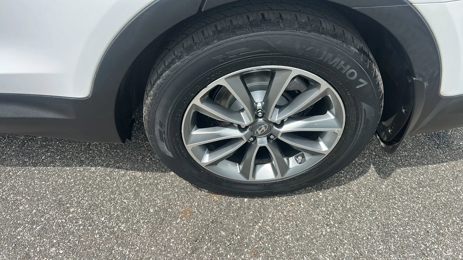 Used 2018 Hyundai Santa Fe SE AWD/4WD image 29
