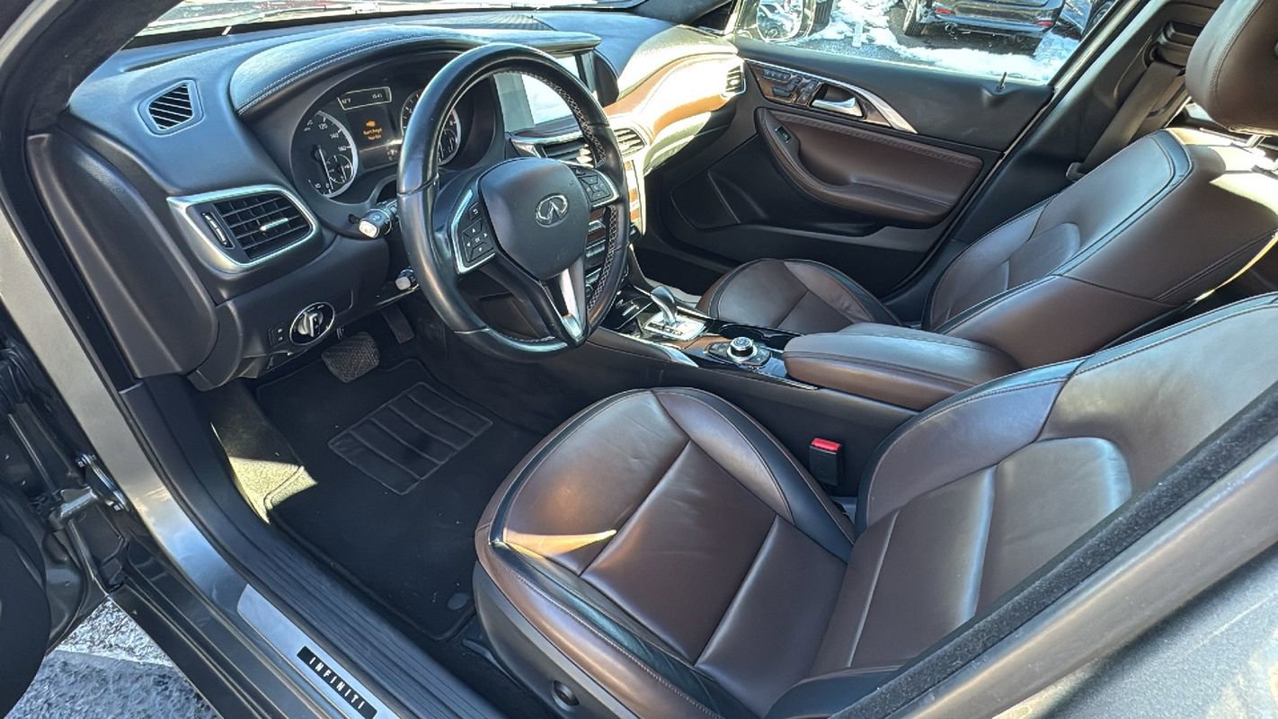 Used 2018 INFINITI QX30 Premium w/ Technology Package image 10