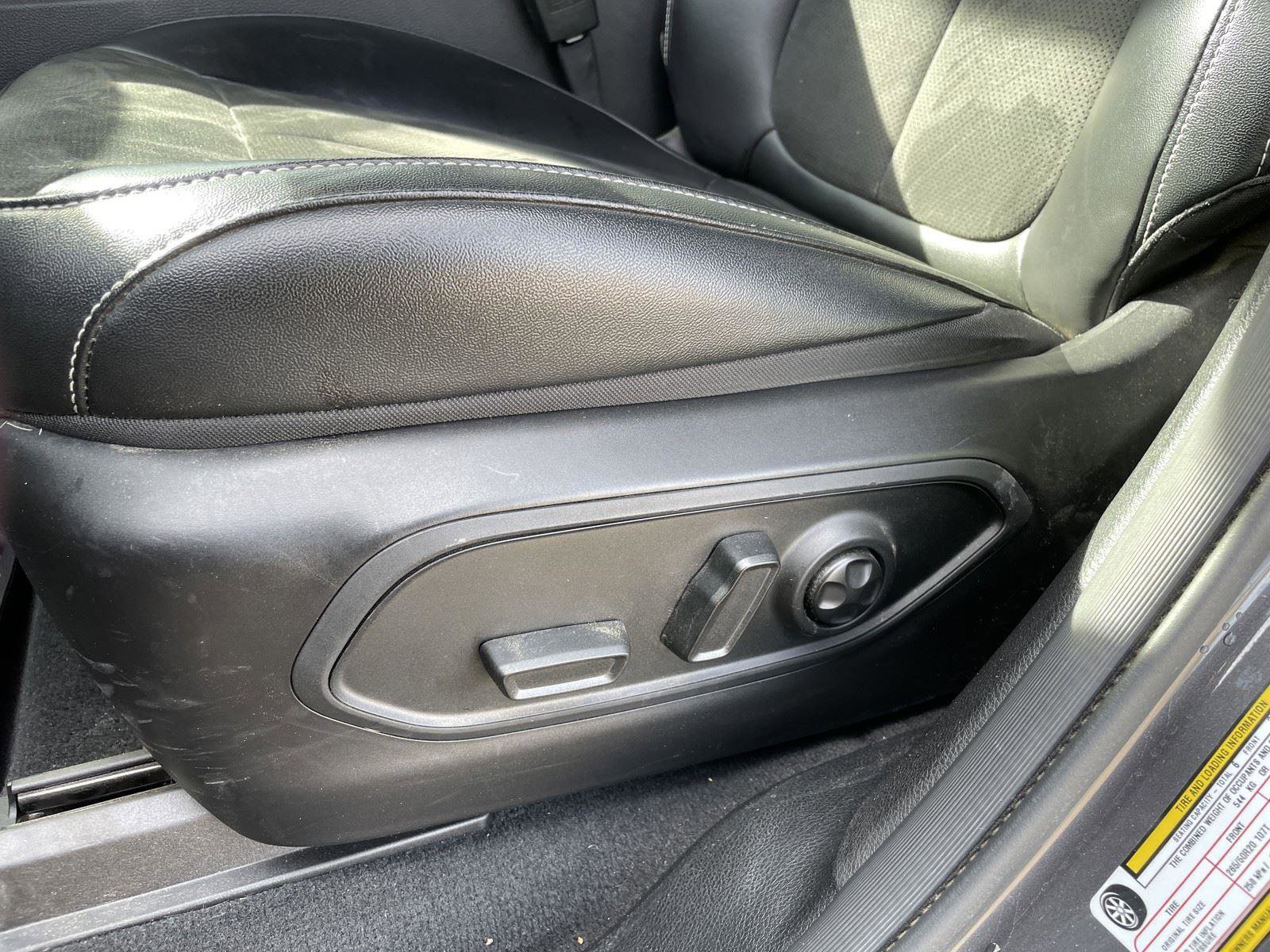 Used 2024 Jeep Grand Cherokee L Altitude image 11