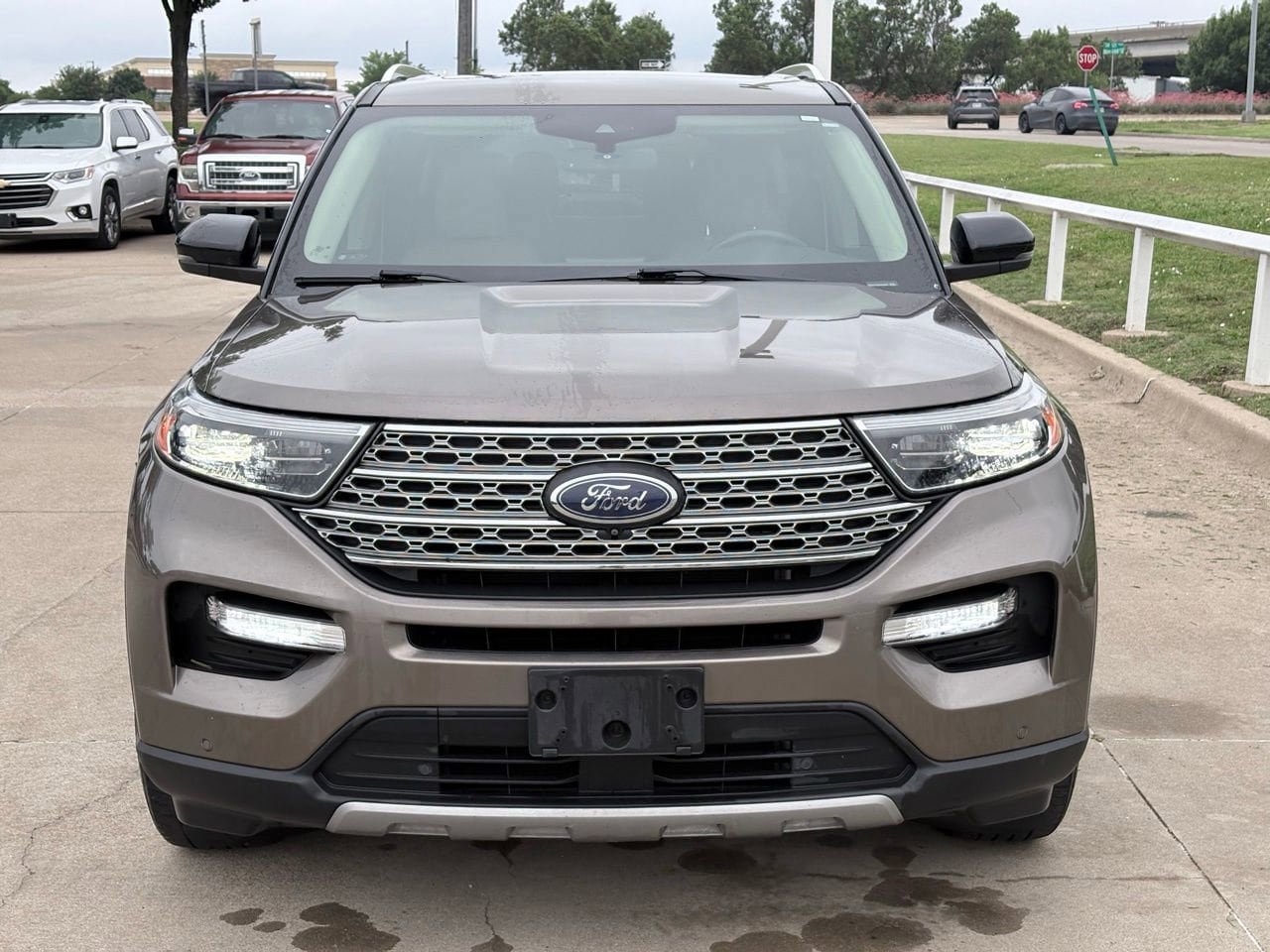 Used 2021 Ford Explorer Limited w/ Equipment Group 301A RWD image 2