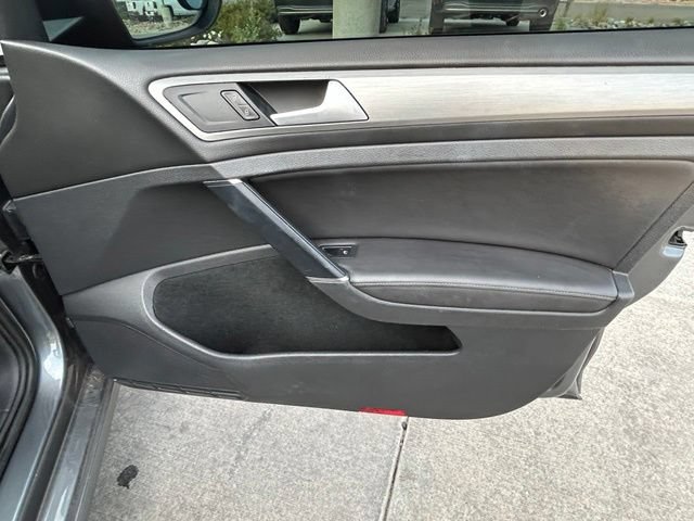 Used 2015 Volkswagen Golf S FWD image 27