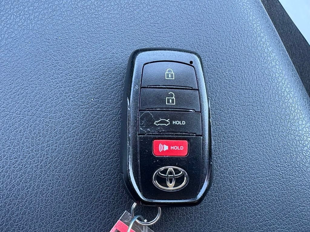 Used 2025 Toyota Camry LE FWD image 17