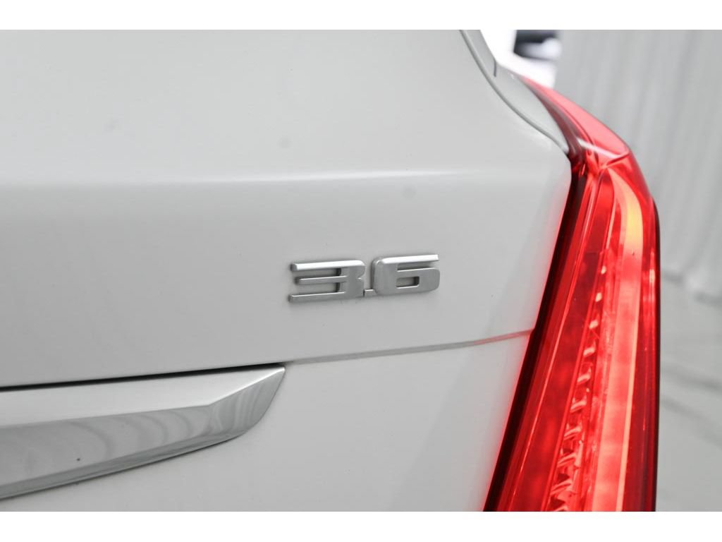 Used 2018 Cadillac XT5 Luxury w/ Driver Awareness Package AWD/4WD image 60
