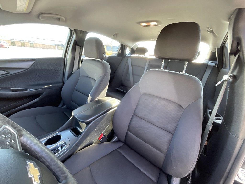 Used 2023 Chevrolet Malibu LT image 9