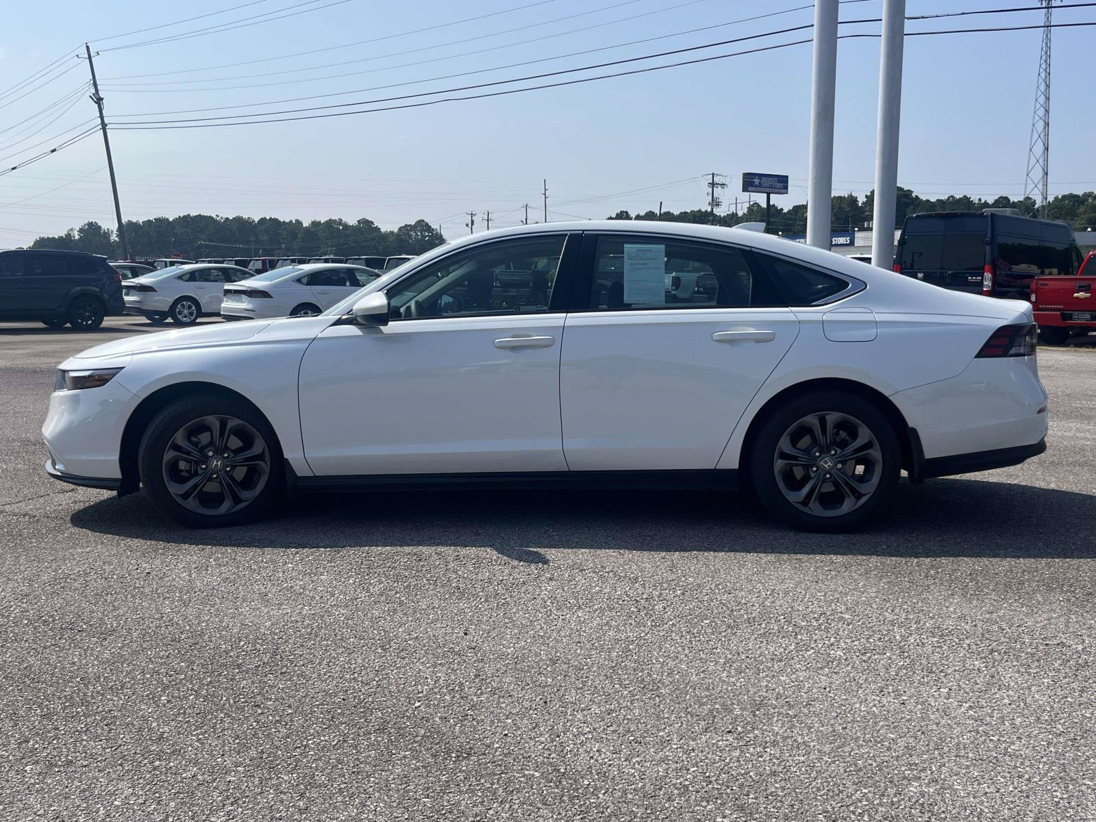 Used 2023 Honda Accord EX image 6