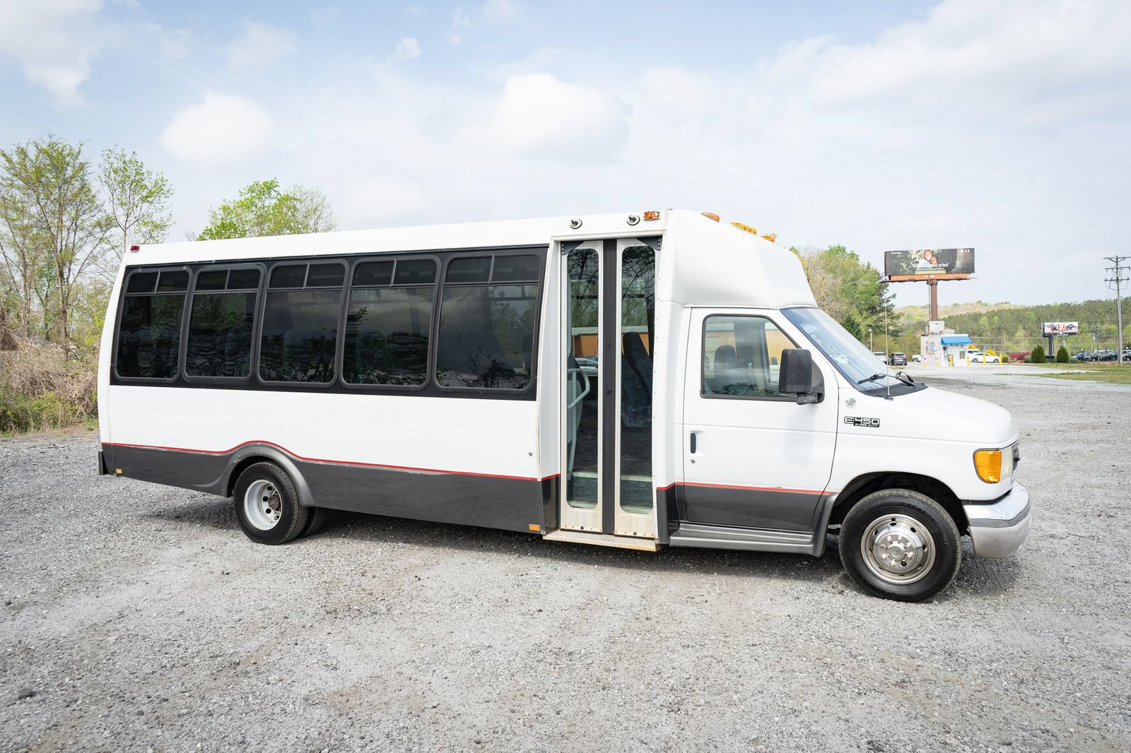 Used 2003 Ford E-450 and Econoline 450 RWD image 11