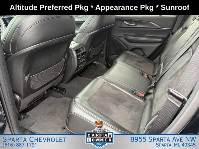 Used 2024 Jeep Grand Cherokee Altitude AWD/4WD image 11
