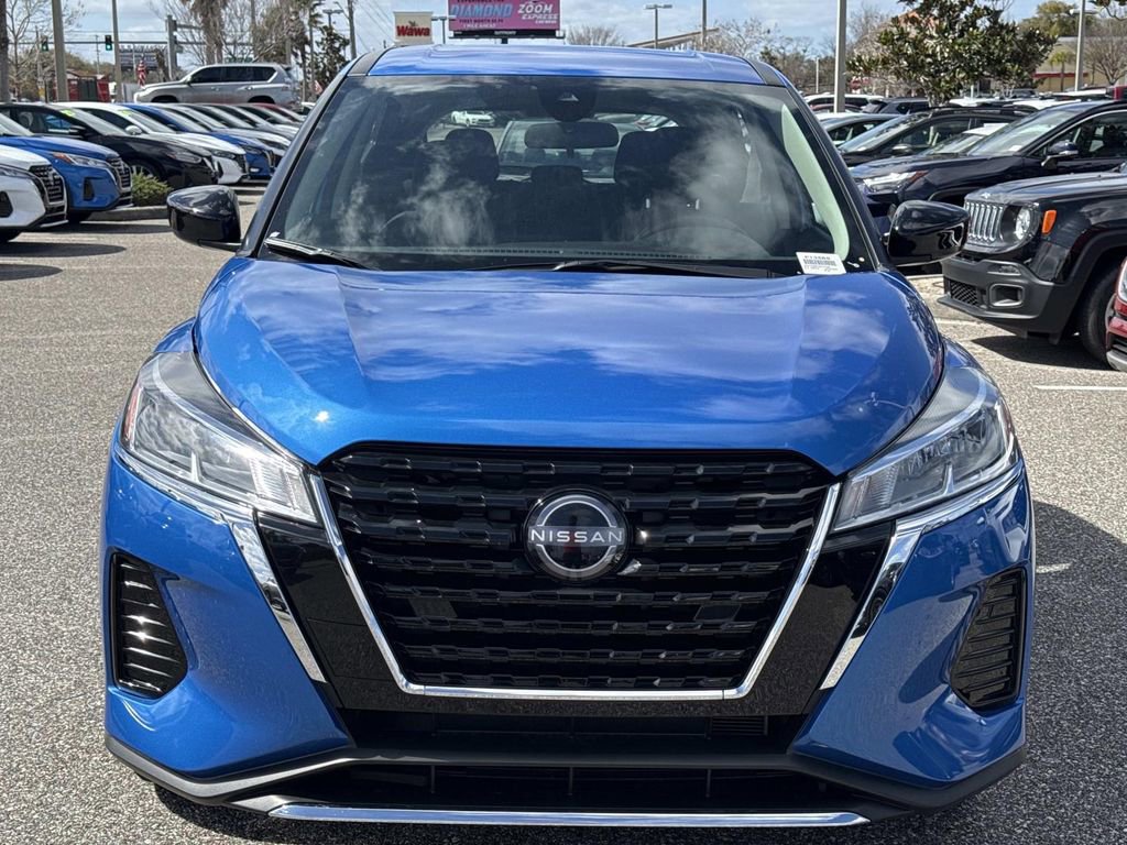 Certified 2025 Nissan Kicks Play S image 9