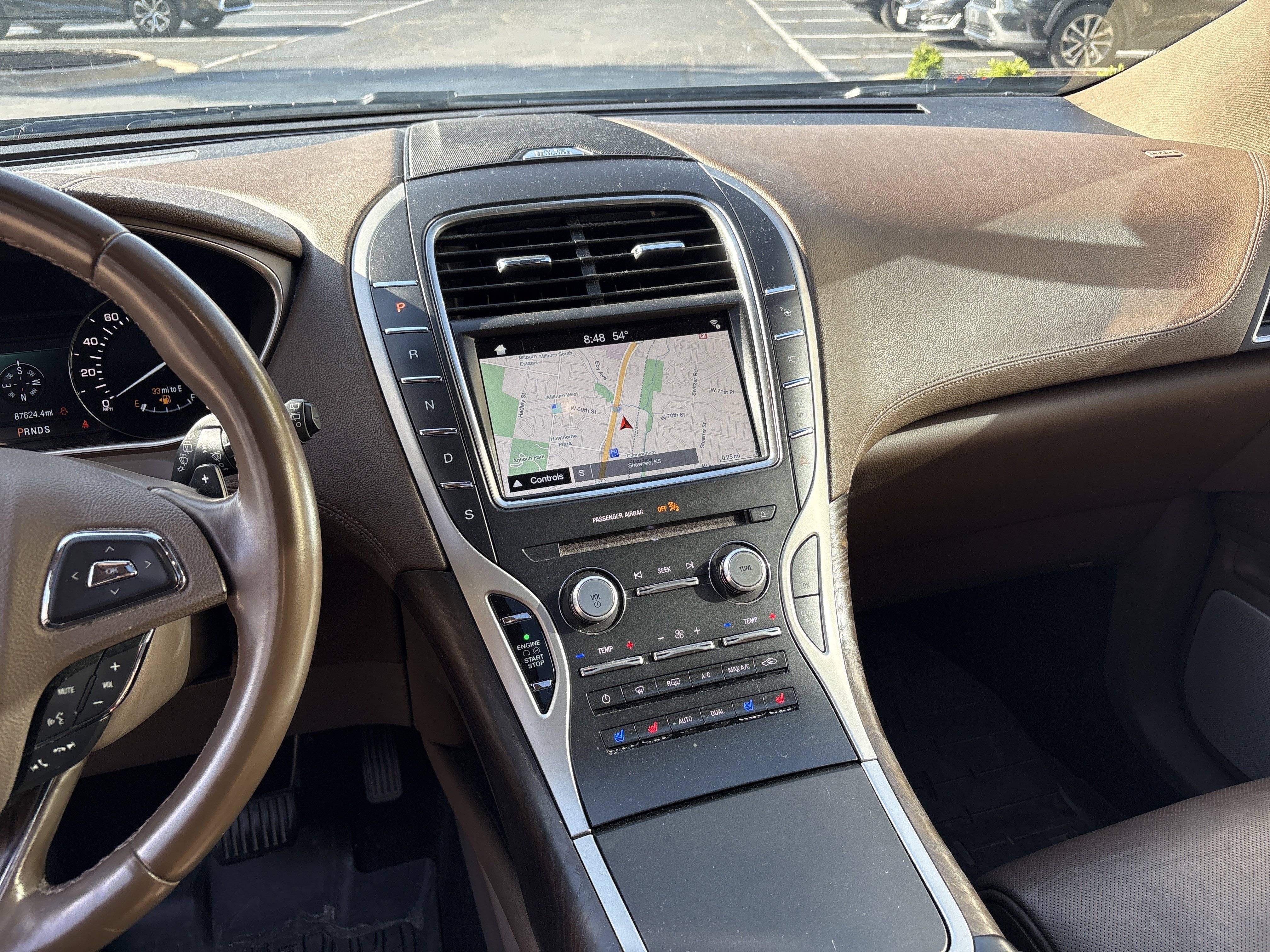 Used 2017 Lincoln MKX Reserve w/ Luxury Package AWD/4WD image 12