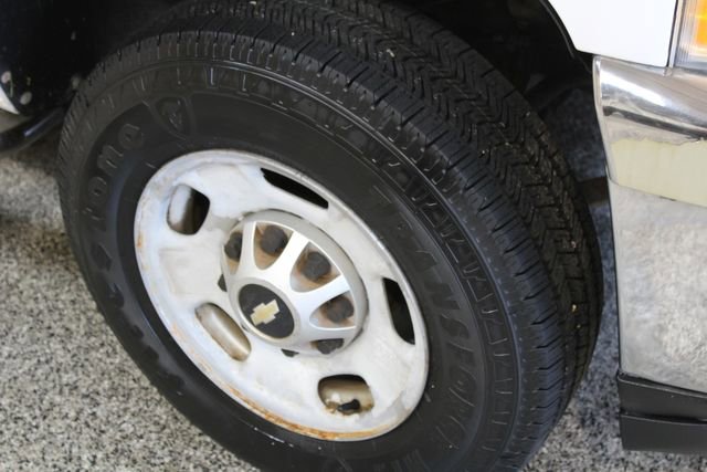 Used 2011 Chevrolet Silverado 2500 W/T RWD image 25
