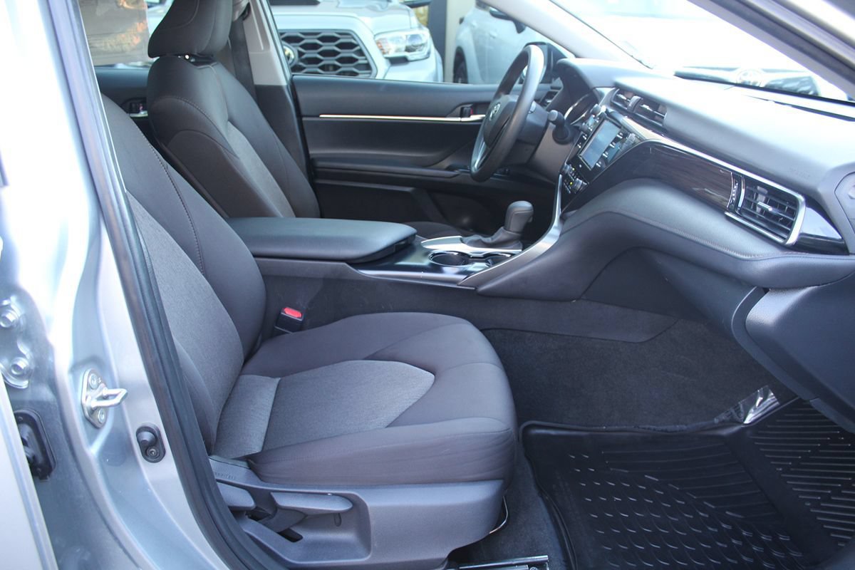 Used 2020 Toyota Camry LE FWD image 22