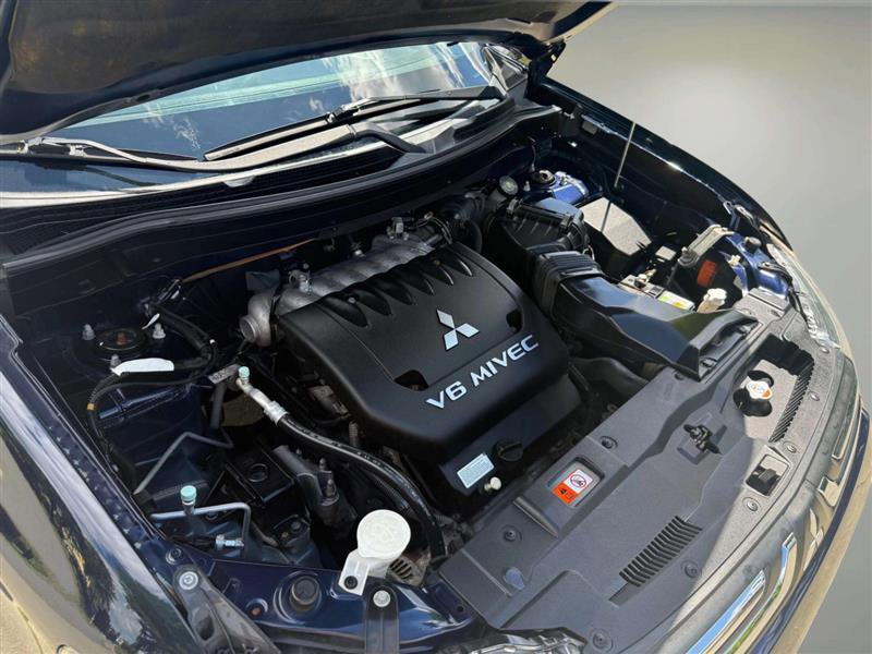Used 2014 Mitsubishi Outlander GT image 29