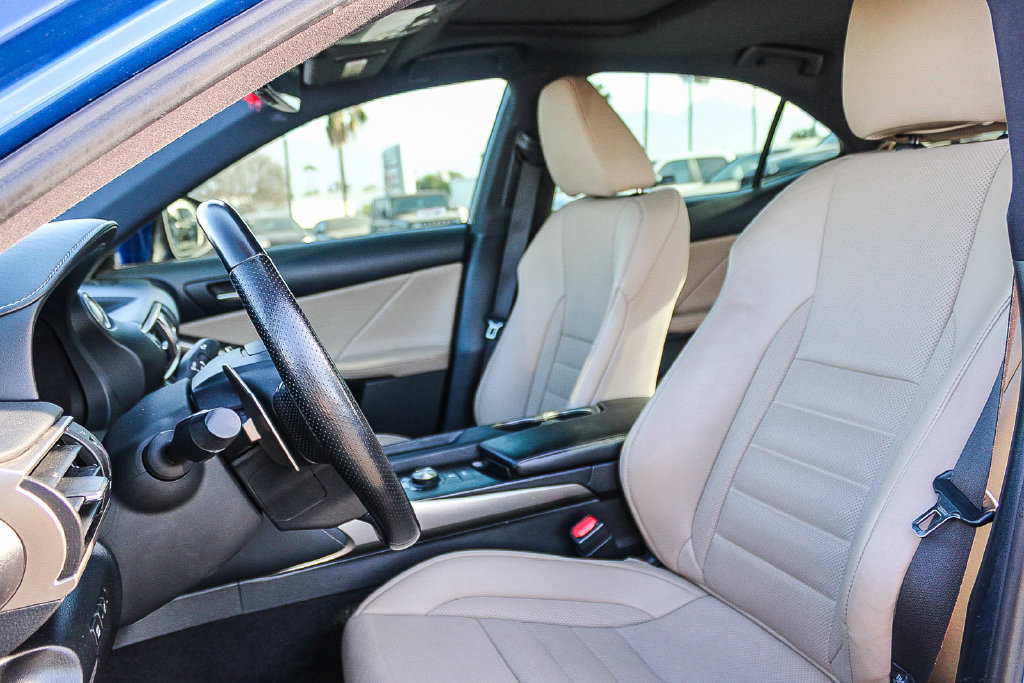 Used 2020 Lexus IS 350 F Sport w/ F Sport Package RWD image 18