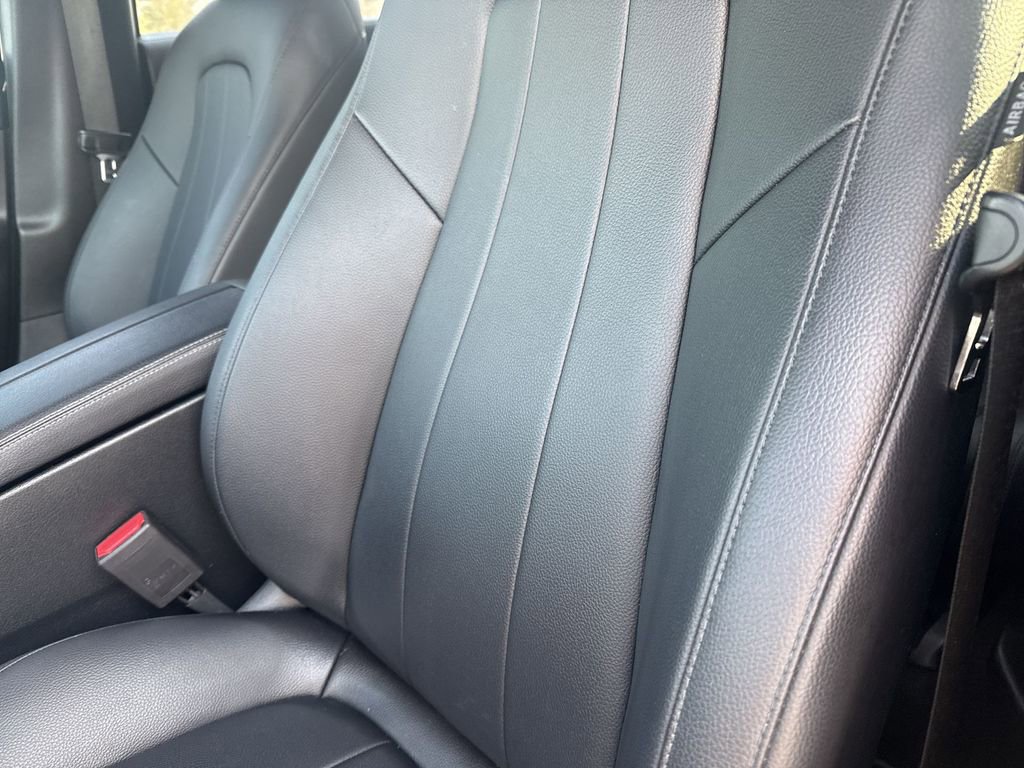 Used 2020 Mercedes-Benz GLB 250 4MATIC w/ Premium Package image 8