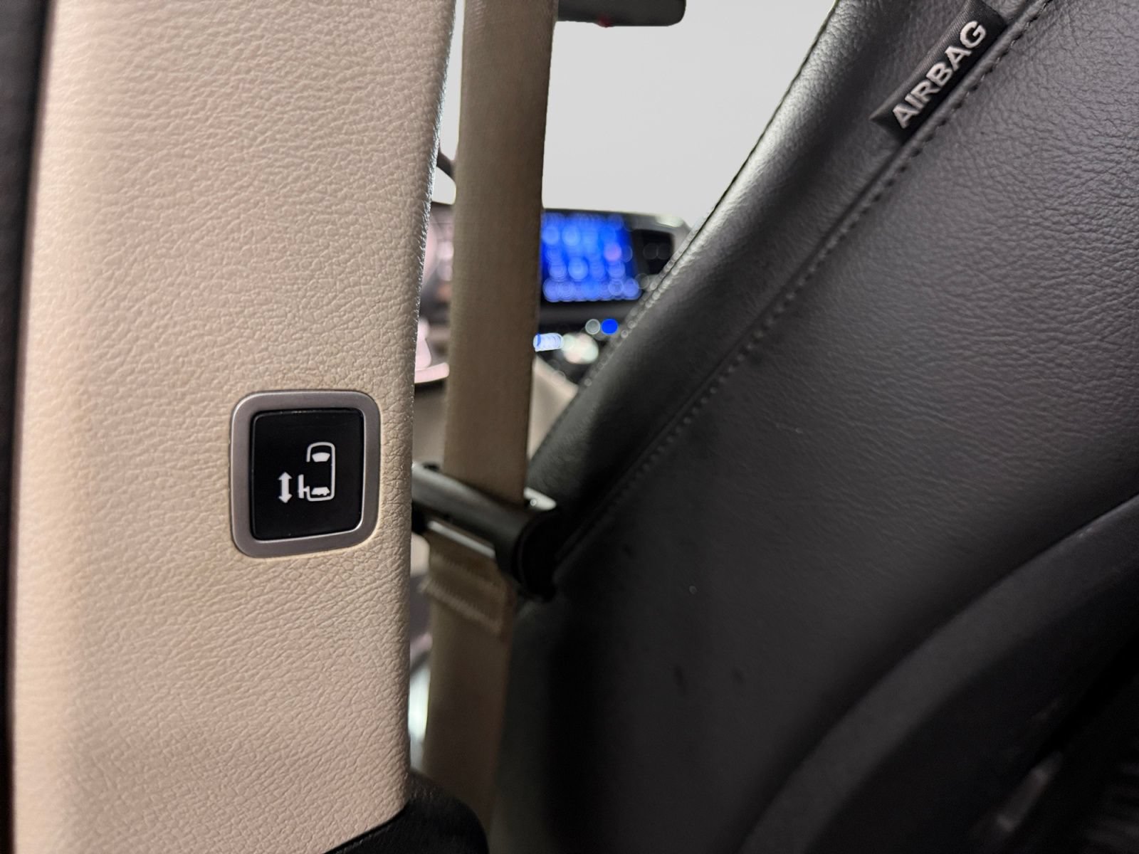 Used 2017 Chrysler Pacifica Touring-L FWD image 38