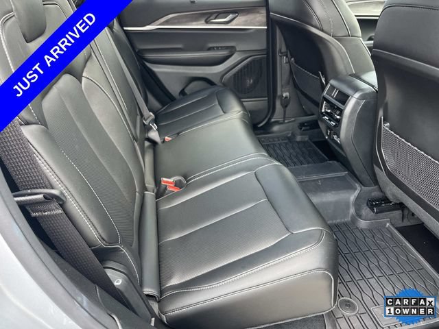 Used 2025 Jeep Grand Cherokee Limited w/ Luxury Tech Group II AWD/4WD image 21