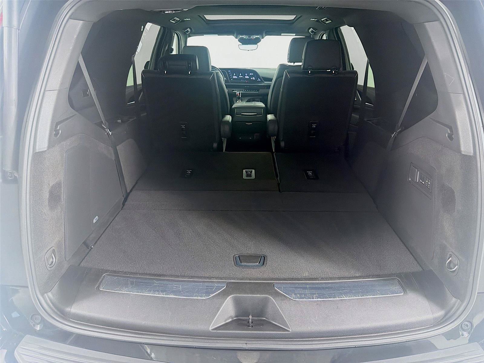 Used 2024 Cadillac Escalade Sport AWD/4WD image 25