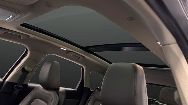 Used 2025 Lincoln Corsair Grand Touring image 12