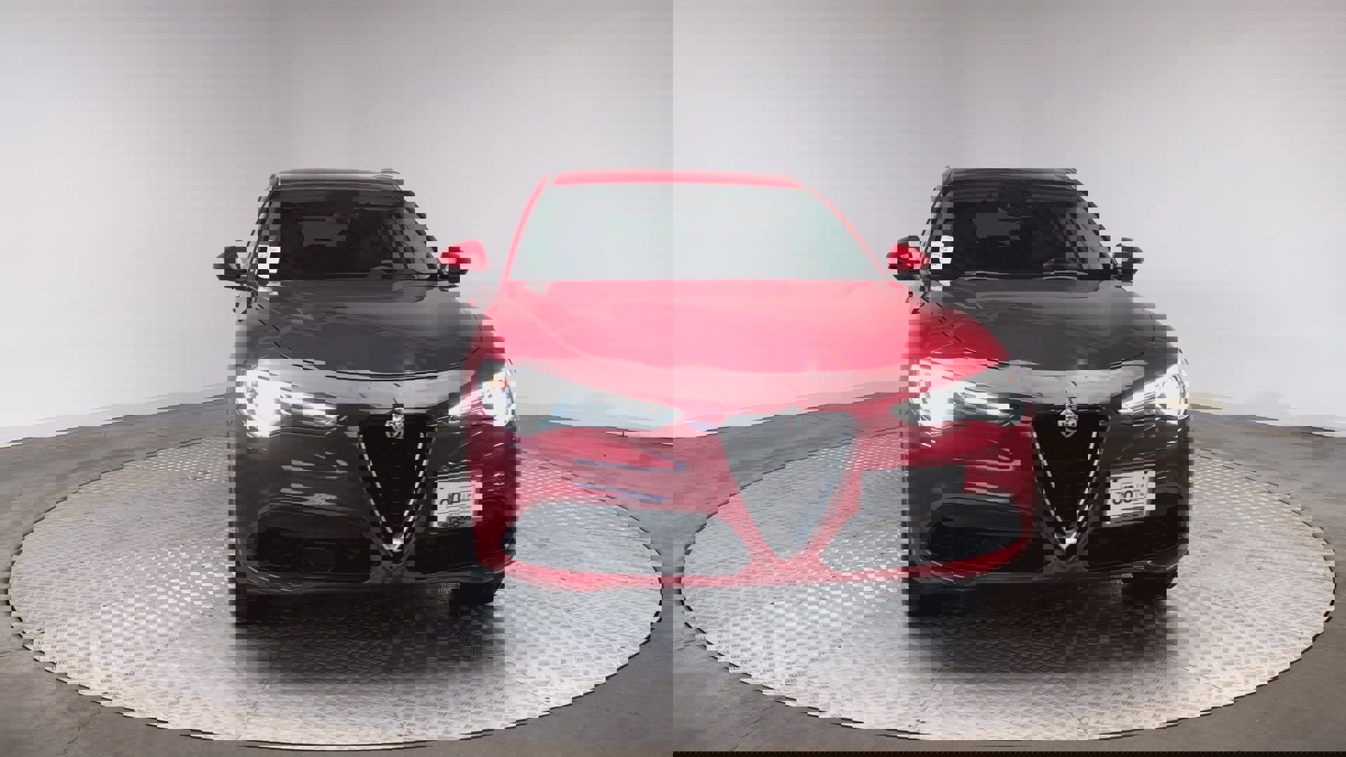 Used 2018 Alfa Romeo Stelvio Ti image 3