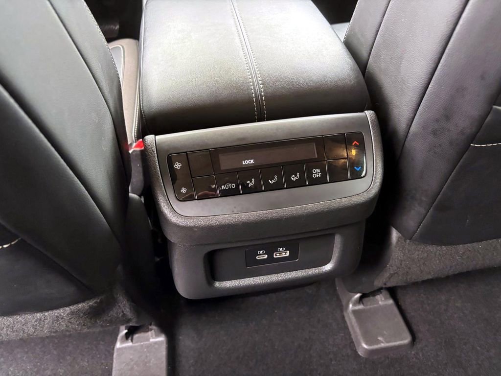 Used 2022 Nissan Pathfinder SL image 32