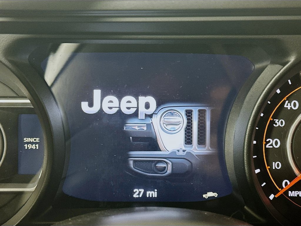 New 2026 Jeep Gladiator Mojave w/ Technology Group AWD/4WD image 11