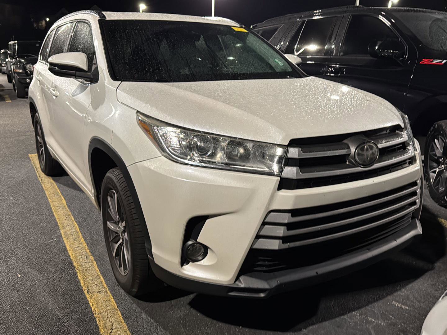 Used 2017 Toyota Highlander XLE image 4