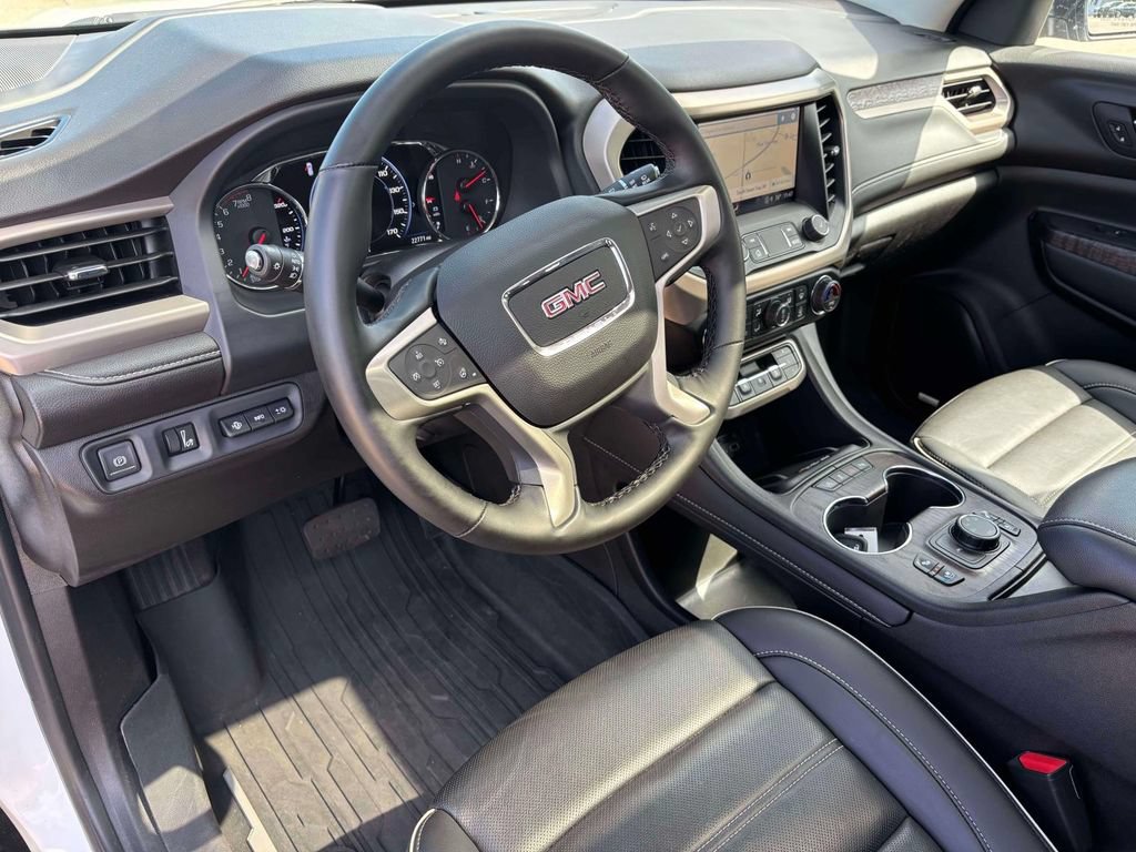 Used 2023 GMC Acadia Denali w/ Denali Technology Package AWD/4WD image 7