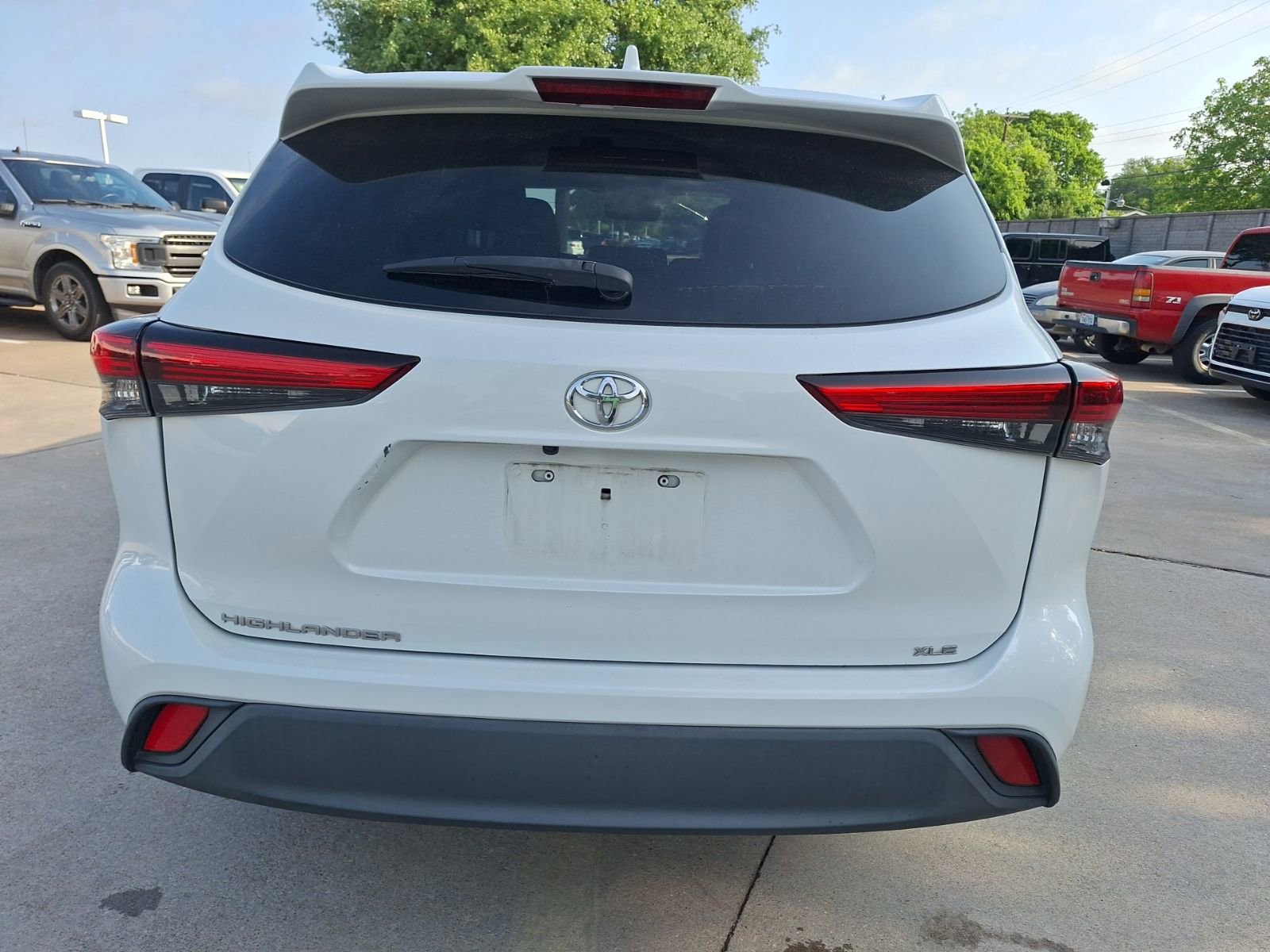 Used 2020 Toyota Highlander XLE FWD image 5