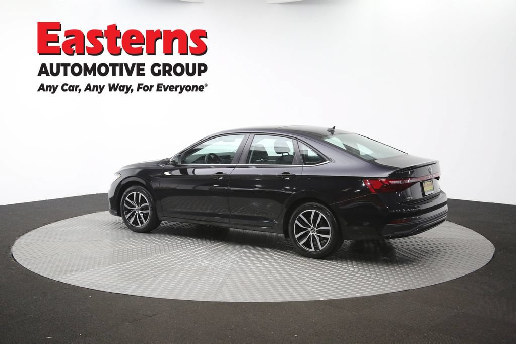 Used 2025 Volkswagen Jetta SE FWD image 63