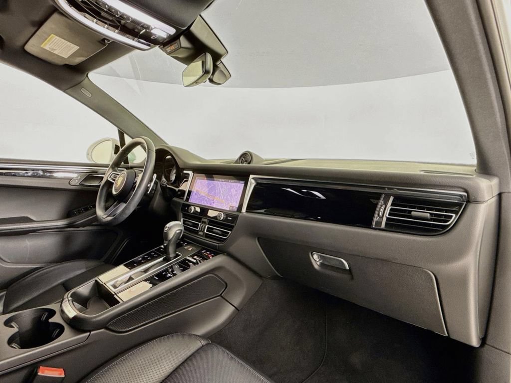 Used 2024 Porsche Macan S AWD/4WD image 17