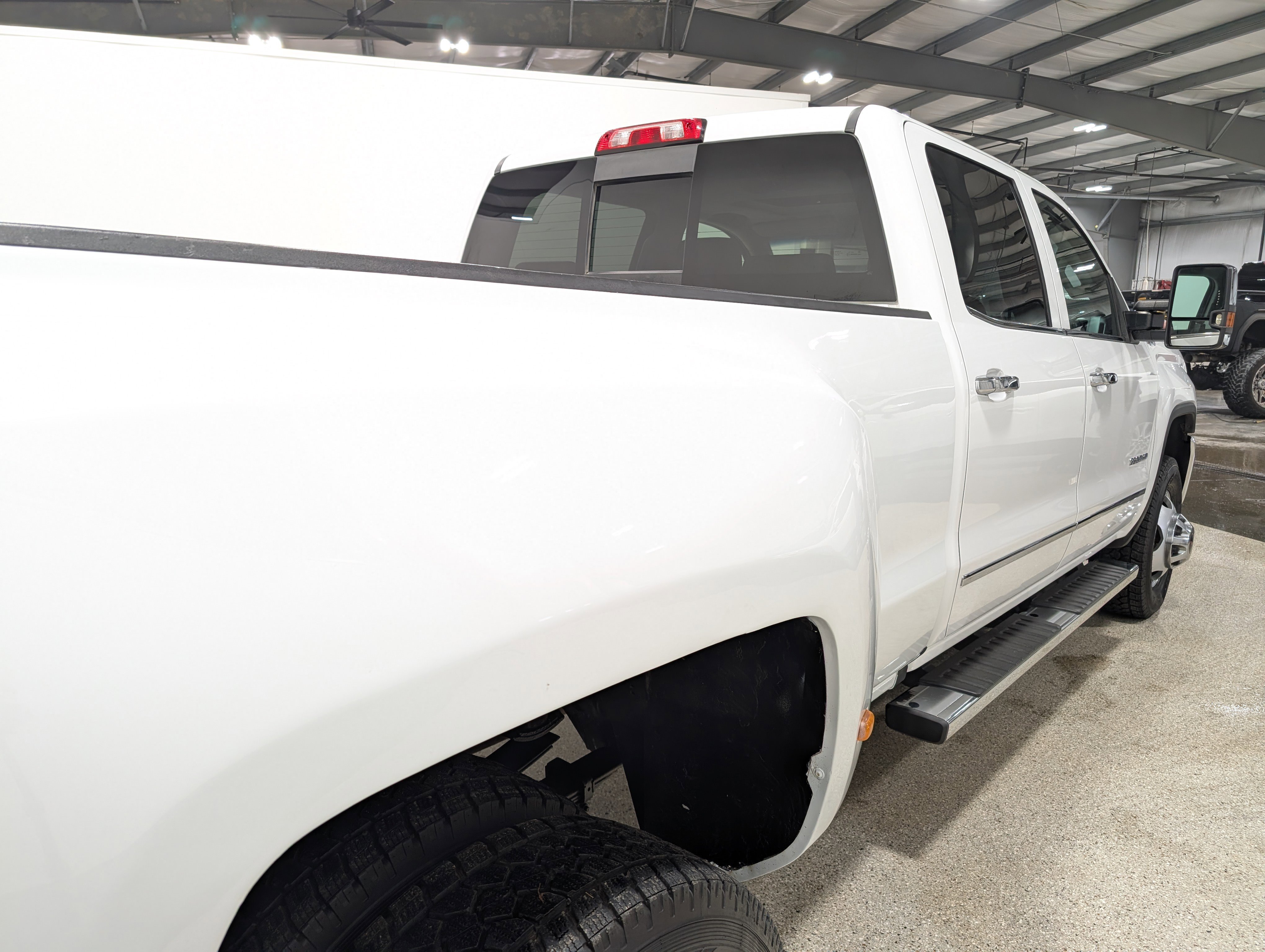 Used 2018 GMC Sierra 3500 SLT w/ Driver Alert Package AWD/4WD image 3