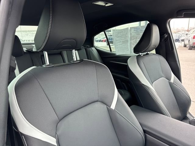 Used 2025 Toyota Camry SE w/ Convenience Package image 24