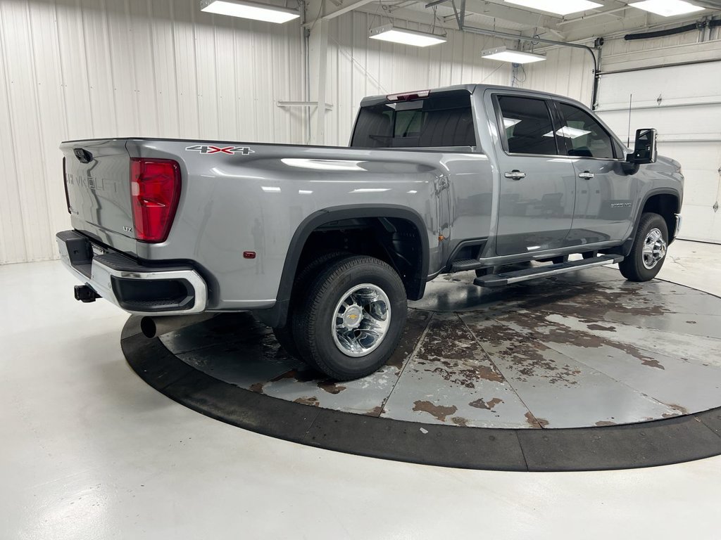 Used 2025 Chevrolet Silverado 3500 LTZ w/ LTZ Convenience Package AWD/4WD image 3