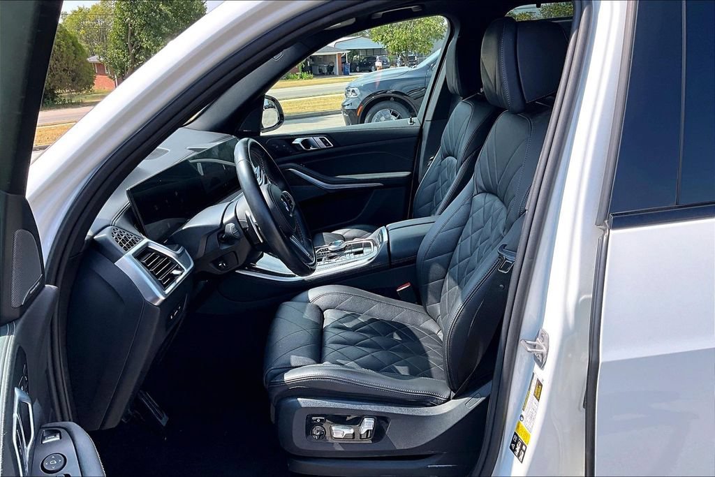 Used 2024 BMW X5 M60i AWD/4WD image 23