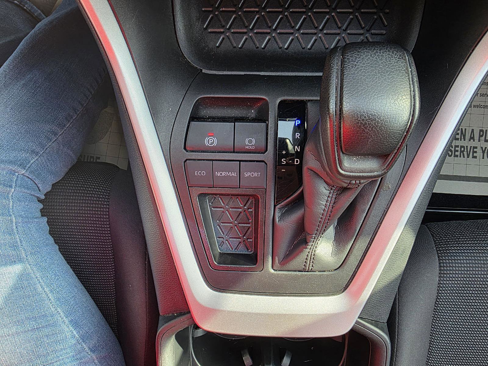 Used 2024 Toyota RAV4 LE image 22