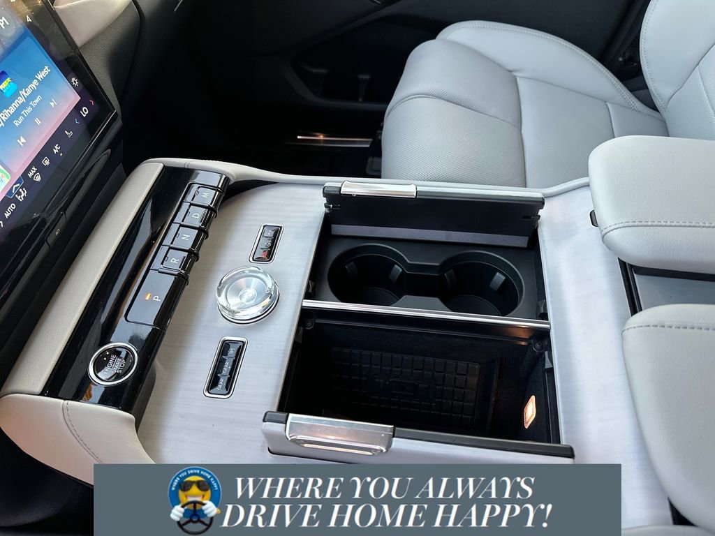 New 2026 Lincoln Navigator Premiere image 17