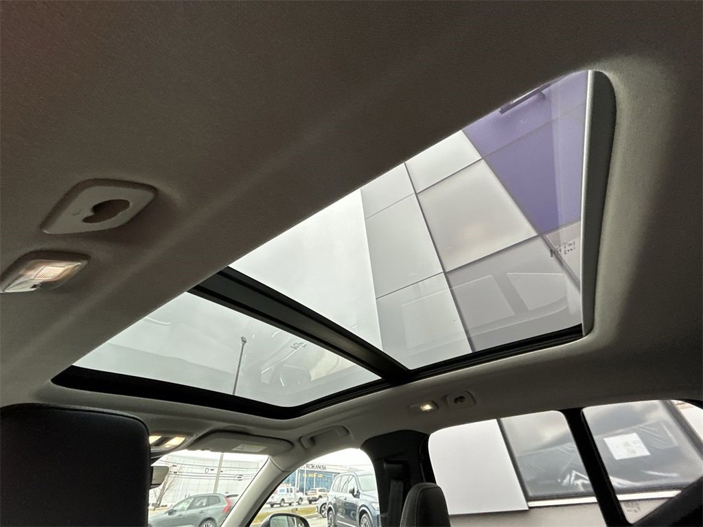 Certified 2025 Volvo XC40 B5 Plus w/ Climate Package image 14