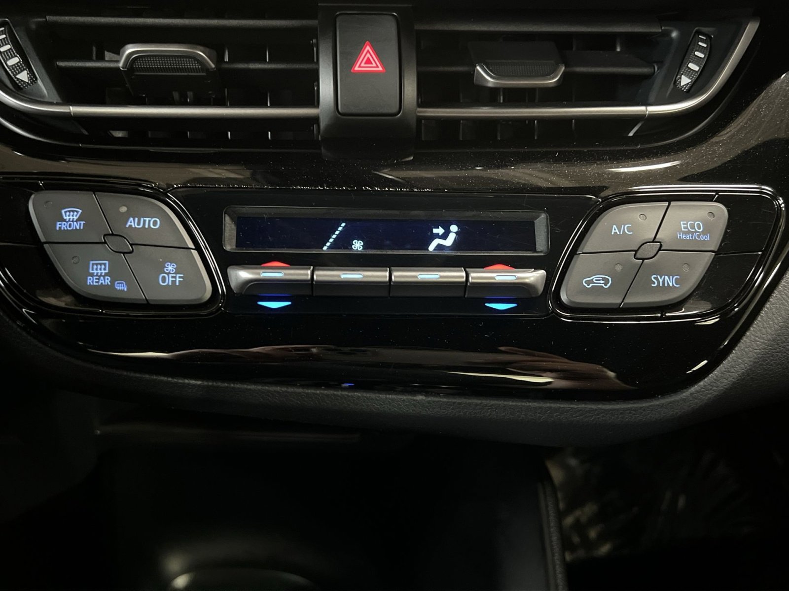 Used 2019 Toyota C-HR LE image 19